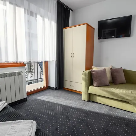 U Futra זקופאנה